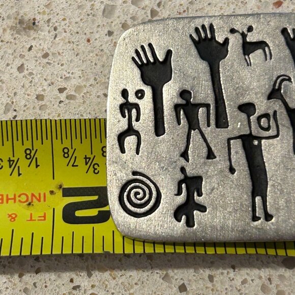Alice Seely 2000 Tribal Silvertone Brooch With Engraved Petroglyph Design 1.75 I - Picture 13 of 13